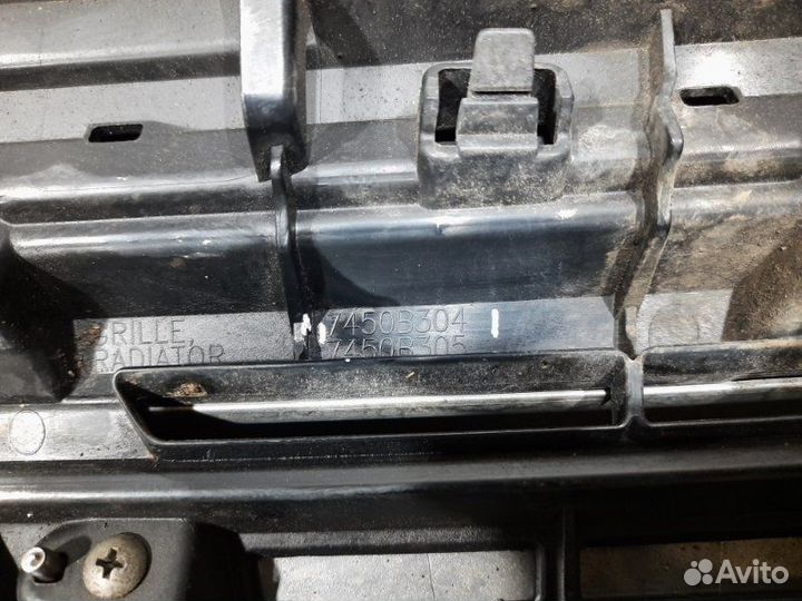 Решетка радиатора Mitsubishi Outlander GF