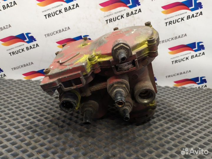 Кран управления тормозами прицепа