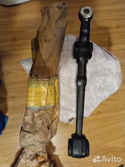 Правый нижний рычаг передней подвески на 2108,2109