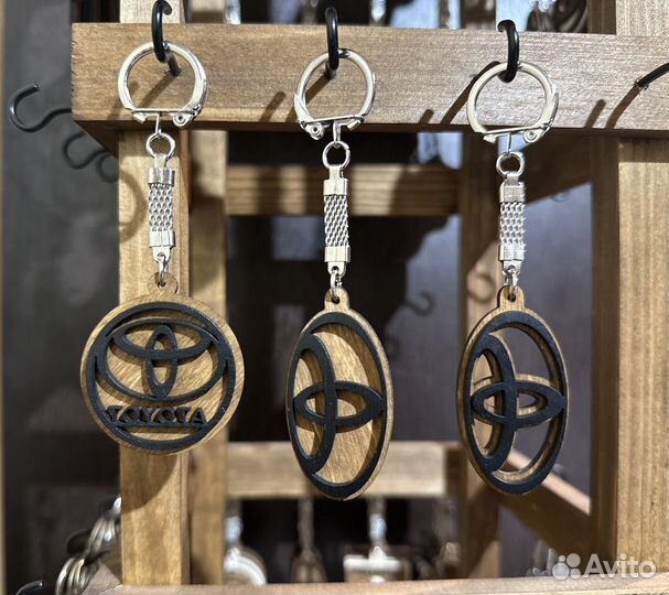 Деревянные автомобильные брелки