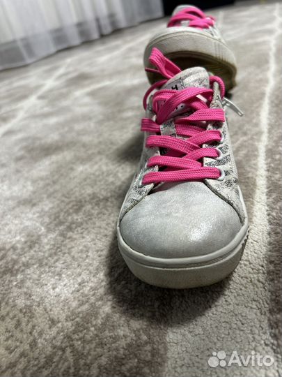 Кроссовки для девочки