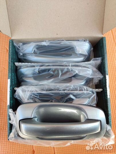 Ручки наружние дверные Ваз 2110-2170 В цвет Новые