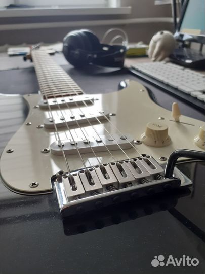Fender squier stratocaster standard