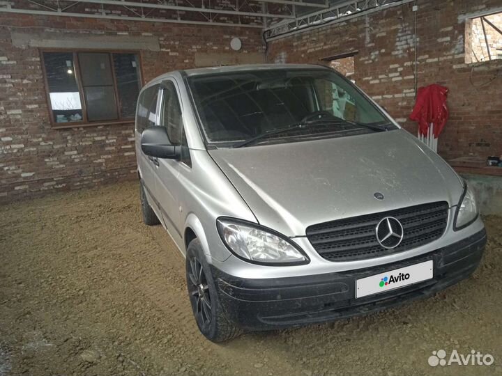 Mercedes-Benz Vito цельнометаллический, 2004