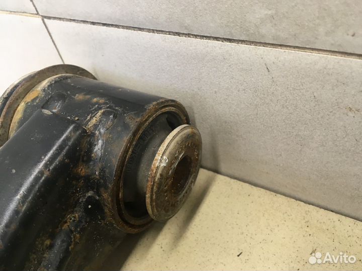 Рычаг передний нижний левый Hi Lux 2015