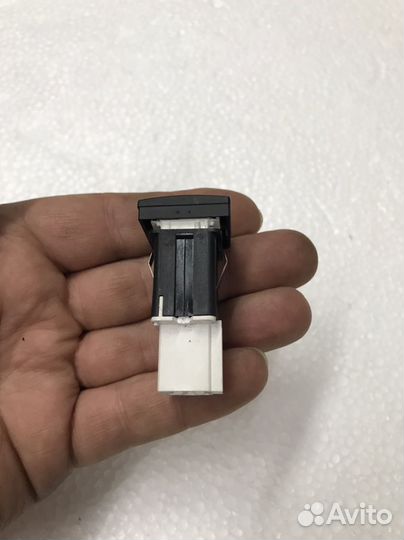 Кнопка ASR 1K0927118D Golf 6