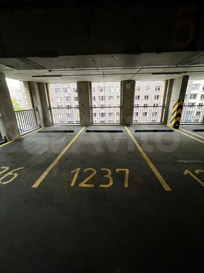 Машиноместо, 13 м²