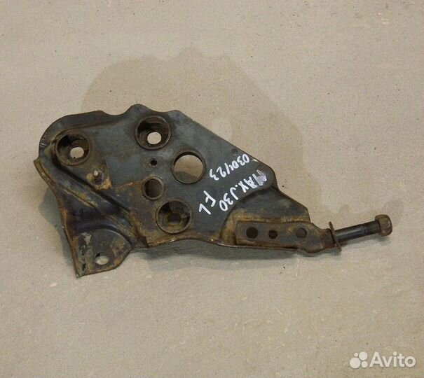 Рычаг передний левый поперечный Nissan Maxima J30