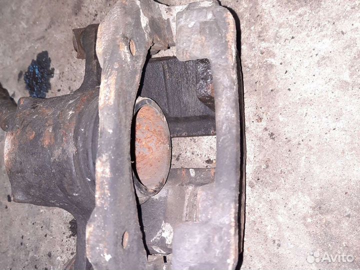 Суппорт правый Skoda felicia