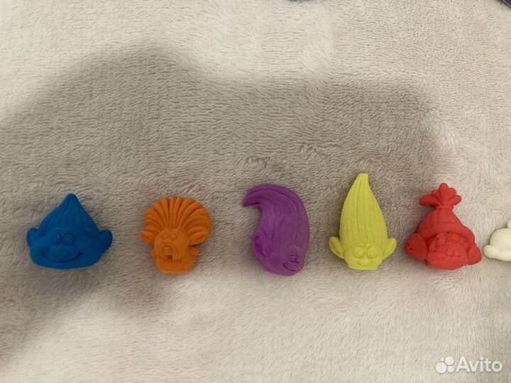 Тролли ластики и карточки из пятёрочки