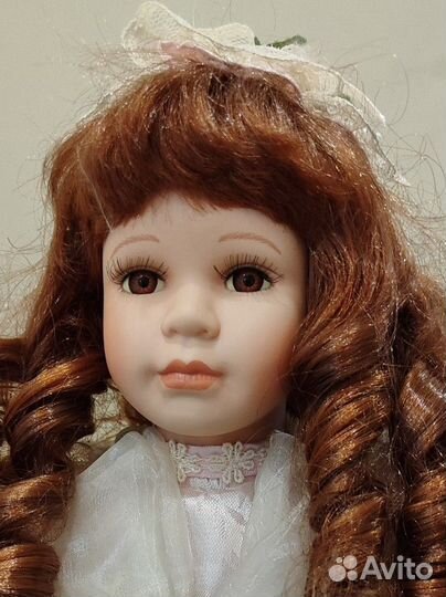 Кукла фарфоровая коллекционная