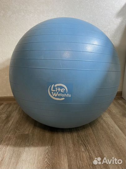 Гимнастический мяч фитбол