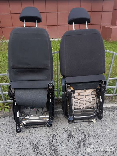 Передние сиденья