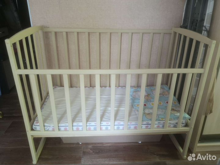 Детская кровать с матрасом. Торг уместен