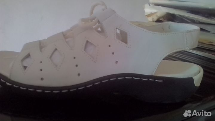 Босоножки новые remonte