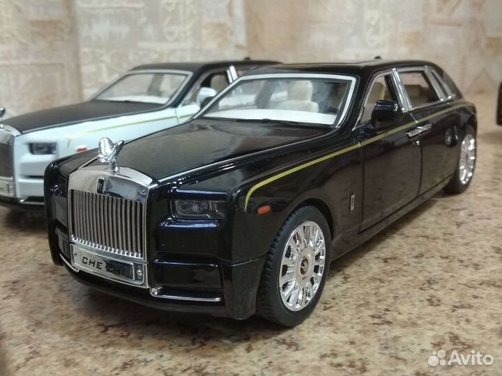Rolls-royce phantom металлическая модель 21 см