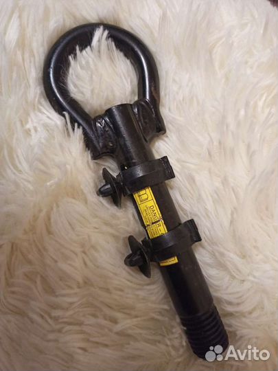 Буксировочный крюк renault logan