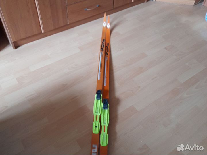 Беговые лыжи Тиса крепления Fischer 2метра