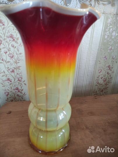 Вазы из красного стекла 30см