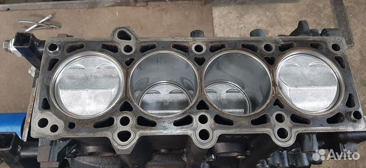 Блок в сборе Крайслер 2.4 газ Волга