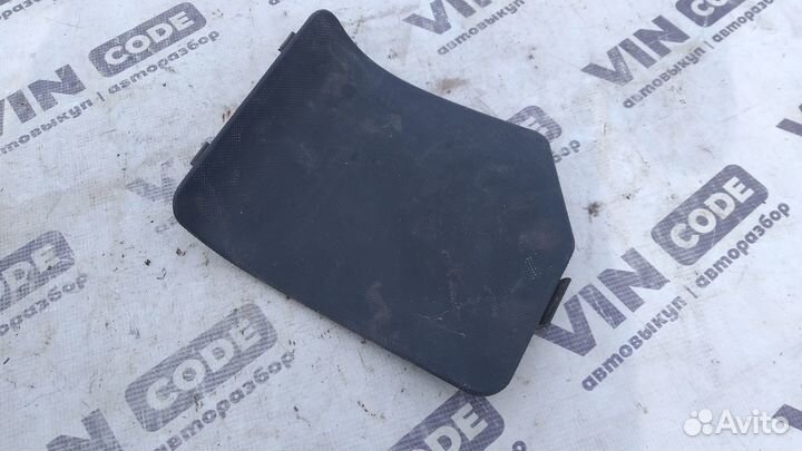 Лючок задней правой обшивки LADA Niva 21214