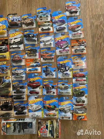 Hot wheels matchbox 1/64