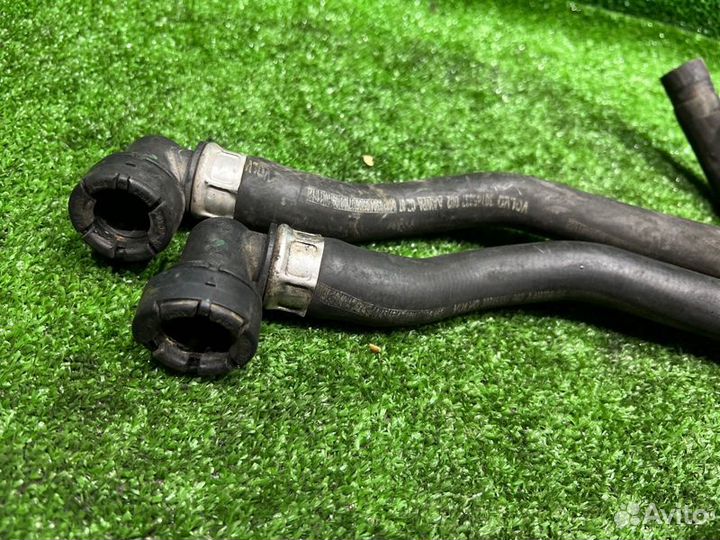 Патрубок радиатора печки Volvo Xc90