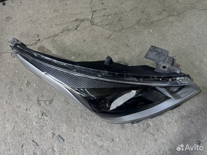 Фара правая Kia rio 4