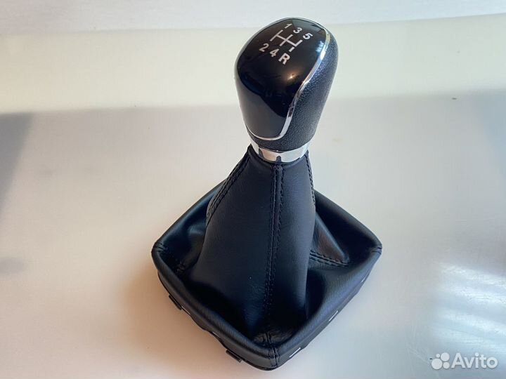 Ручка кпп с чехлом (без рамки) на Ford Mondeo 4