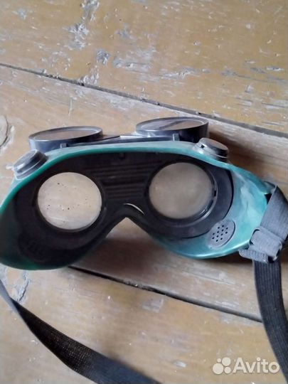 Очки защитные для работы газосваркой