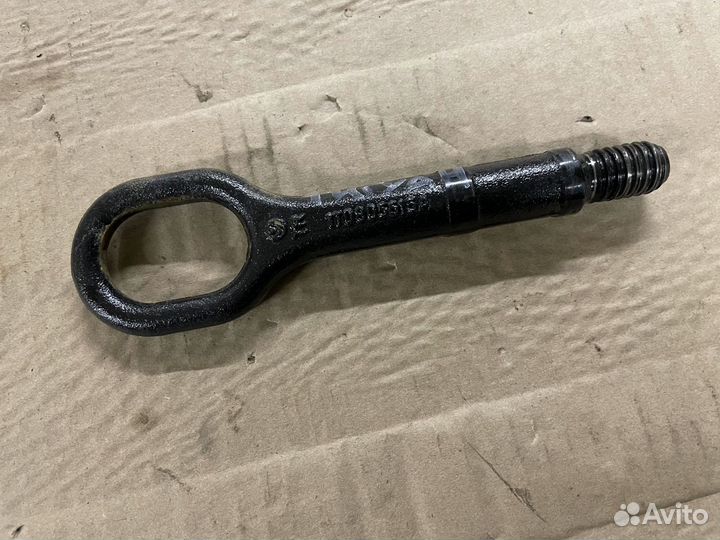 Рым болт буксировочный Фольцваген Тигуан