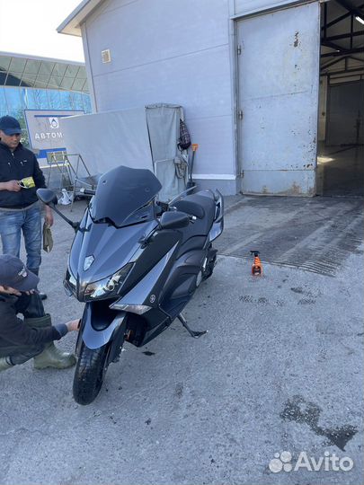 Yamaha T-max