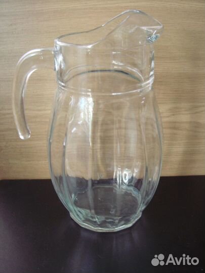 Стеклянные кувшины 3 шт