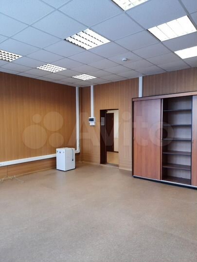 Офис в бц на Красном пр-кте, 3 эт., 35 м2, метро