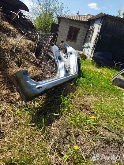 Задняя левая четверть на ниссан альмера классик