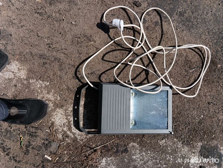 Металлогалогеновыи прожектор 150 ват