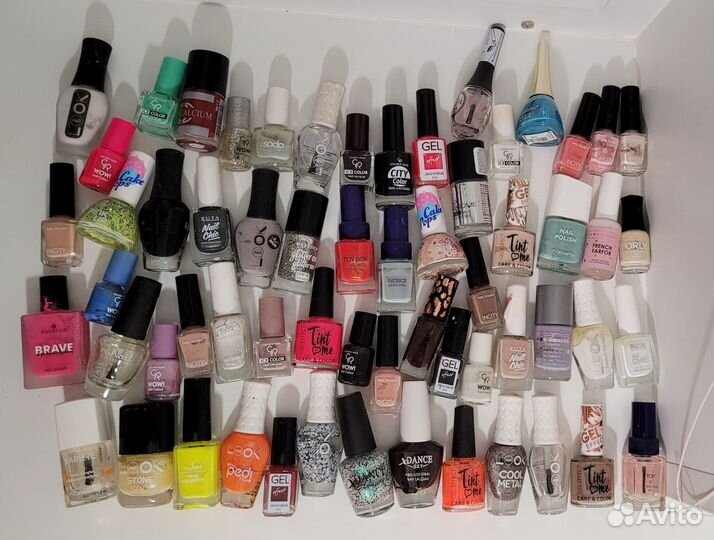 2,5 килограмма лаков для ногтей