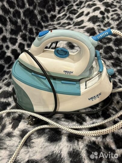 Утюг с парогенератором delta