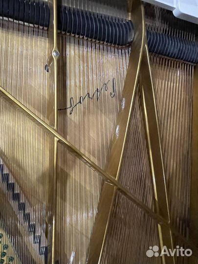 Концертный рояль