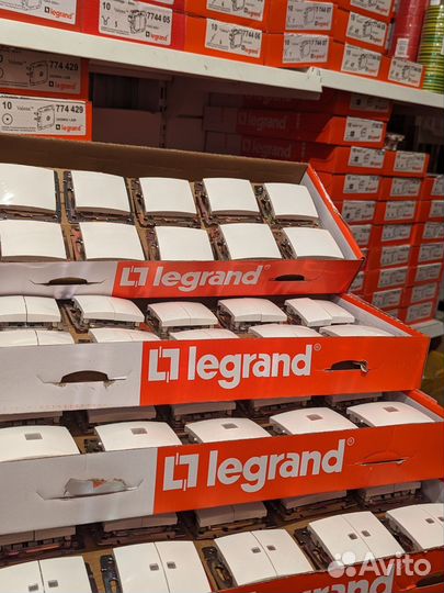 Розетки и выключатели (40204)