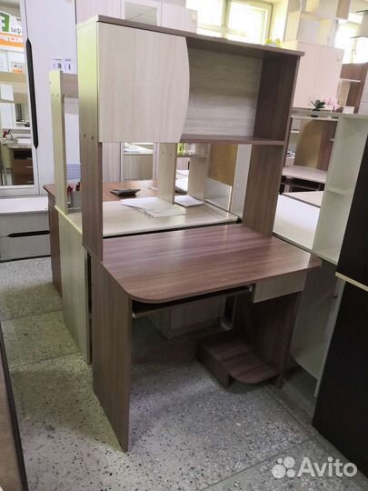 Стол компьютерный N2