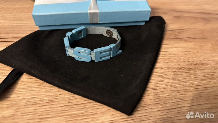 Кожаный браслет