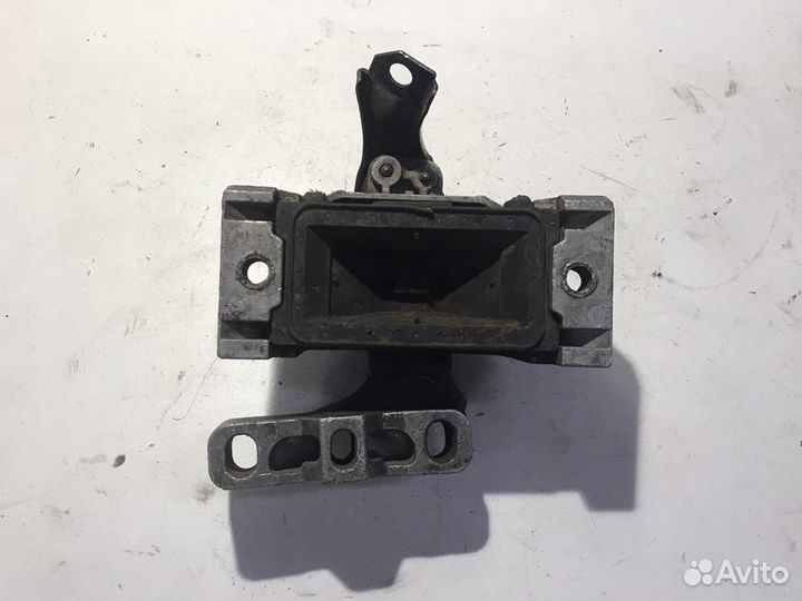 Опора двигателя правая Тур Octavia Tour