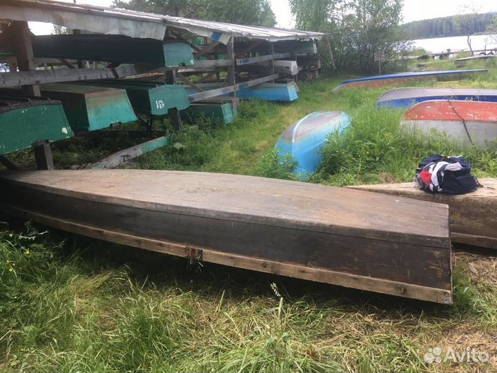 Деревянная лодка