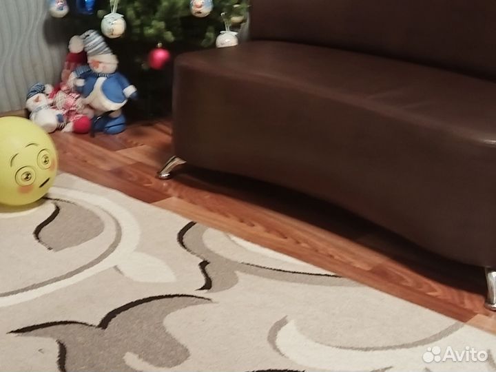 Маленький диванчик