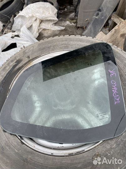 Стекло кузовное глухое правое Nissan Terrano