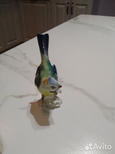 Фарфоровая статуэтка