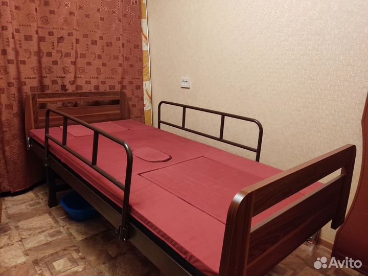 Медицинская кровать для лежачих больных
