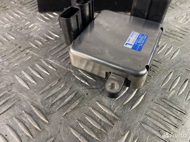 Блок управления вентилятором Toyota Highlander