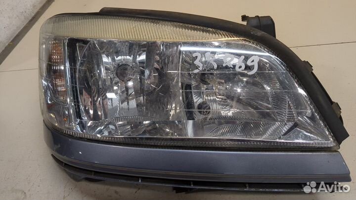 Фара (передняя) правая Opel Zafira A